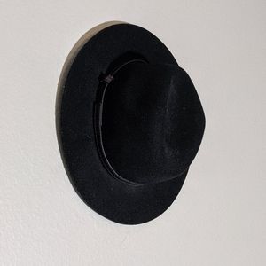 H&M Short Brimmed Black Hat
